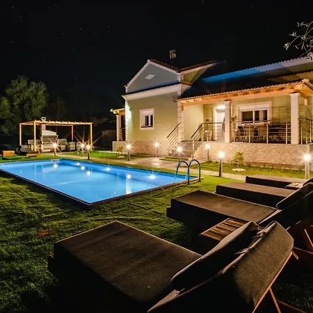 Luxury Kokos-private Pool In A Serene Natural Private Estate فيتالاذيس