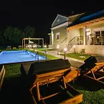 Luxury Kokos-private Pool In A Serene Natural Private Estate * Vitalades