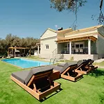 Villa Luxury Kokos-private Pool In A Serene Natural Private Estate